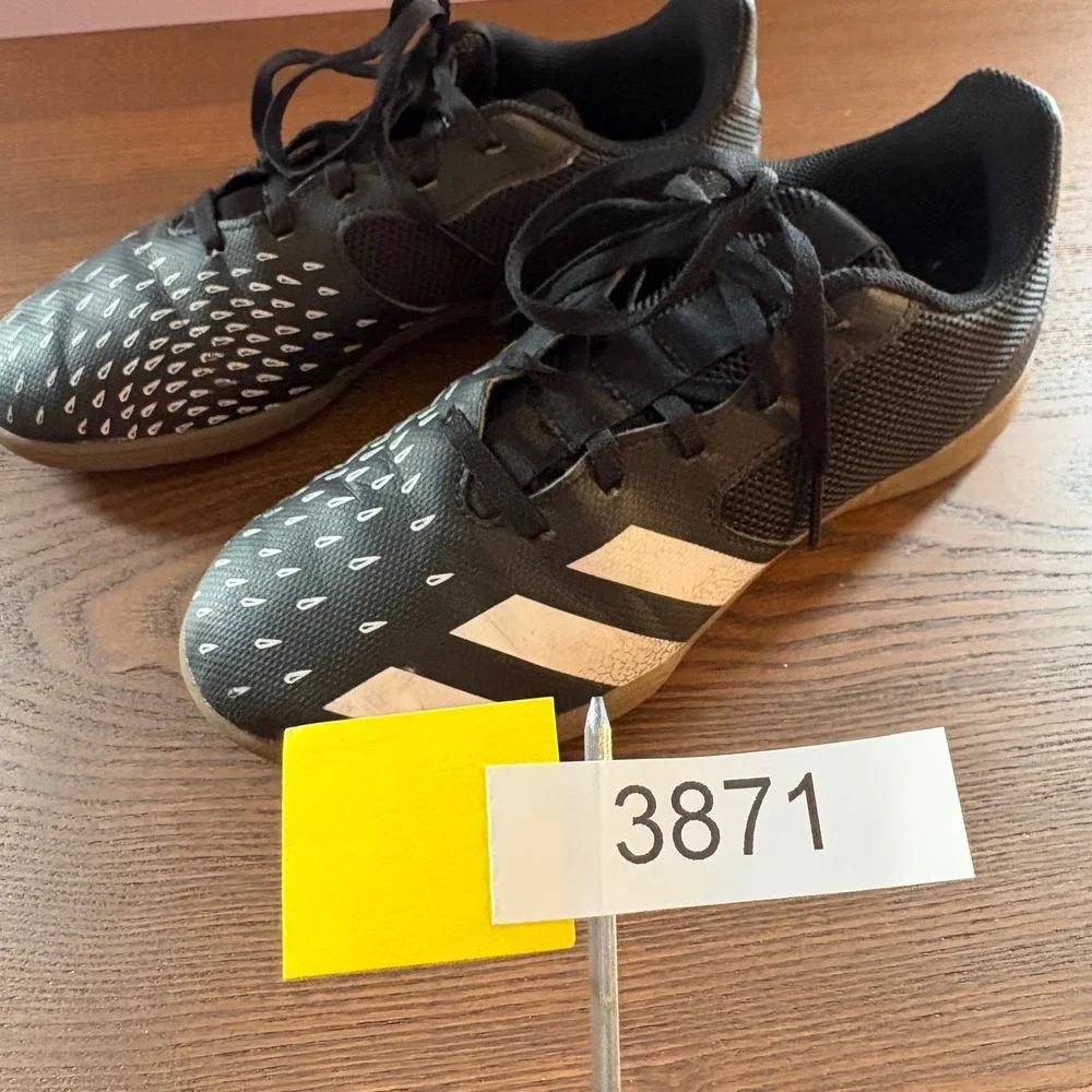 Adidas Predator Freak‎ .4 Sala Mens Size 6 Black White Indoor Soccer Cleats EUC